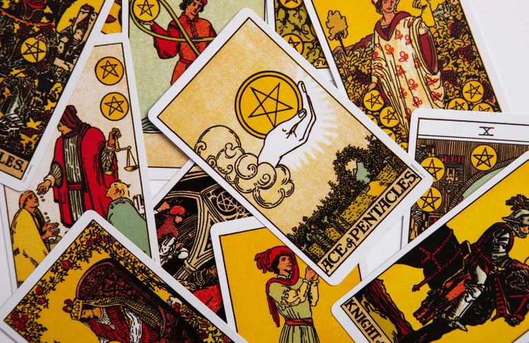 Waite-Tarotkarten. Hiermit kannst du deine Charaktere besser kennenlernen.